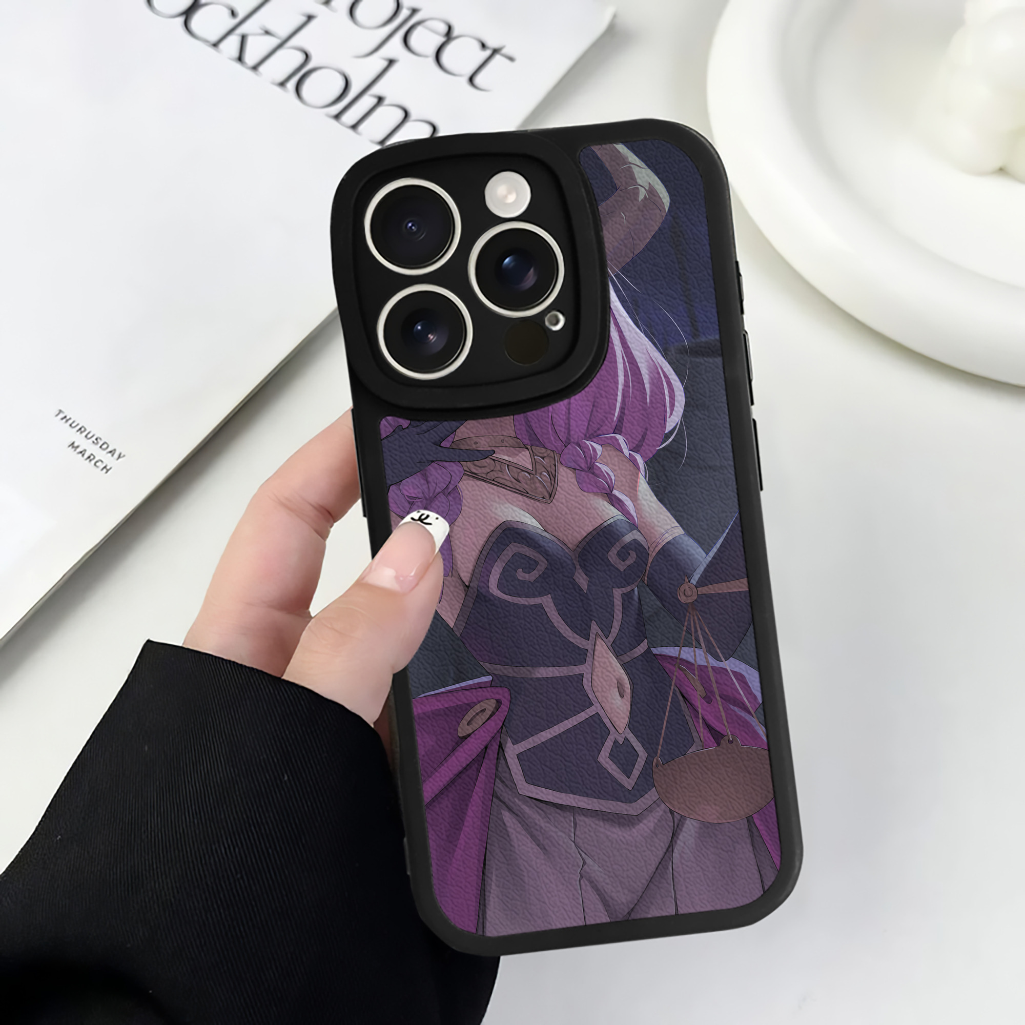 （画像用） 葬送のフリーレン Frieren 【iPhone 16シリーズ対応】シリコンスマホケース（レザー調） 材質：シリコン